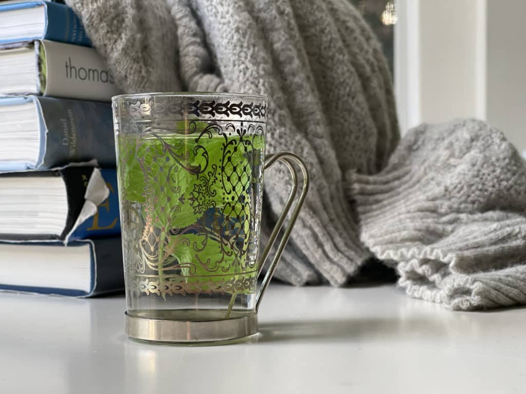 Herbal teas with plants. Minztee und andere Kräutertees